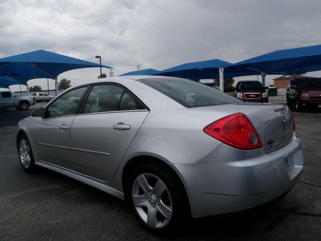 Pontiac G6 2010 photo 2