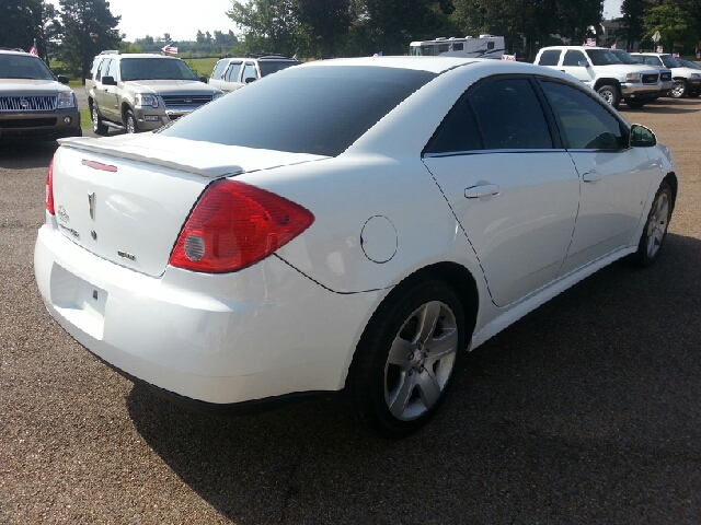 Pontiac G6 2010 photo 2