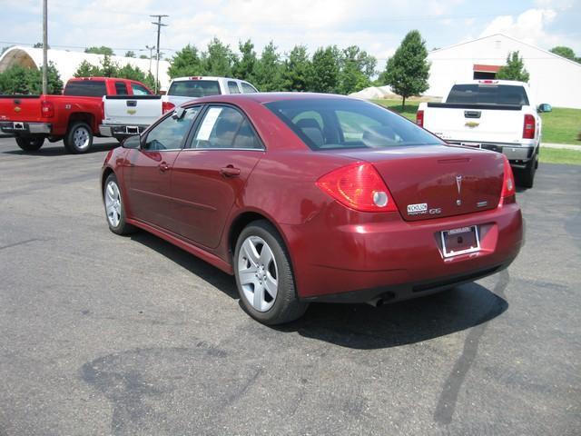 Pontiac G6 2010 photo 2