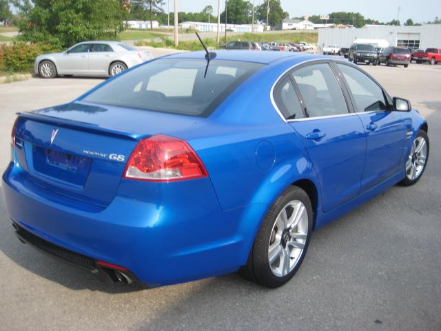 Pontiac G8 2009 photo 3