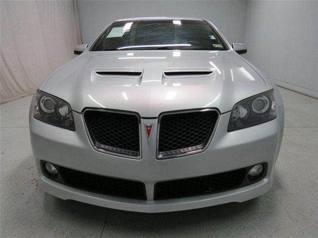 Pontiac G8 2009 photo 1