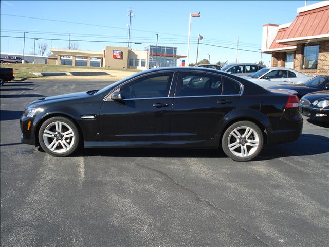 Pontiac G8 2009 photo 1