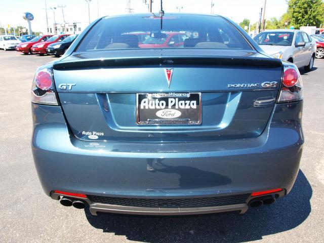 Pontiac G8 2009 photo 3