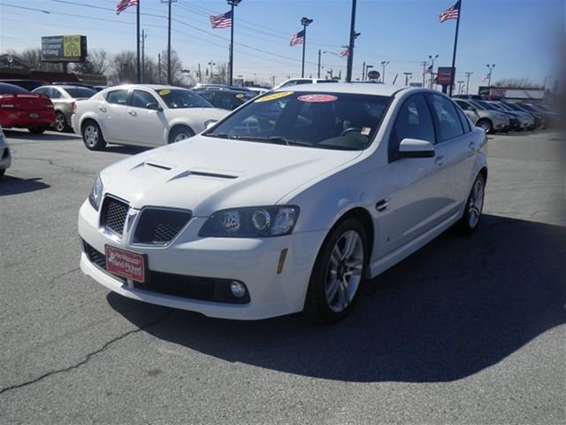 Pontiac G8 2009 photo 2