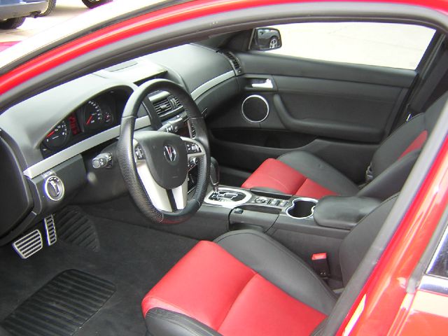 Pontiac G8 2009 photo 2