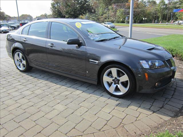 Pontiac G8 2009 photo 1