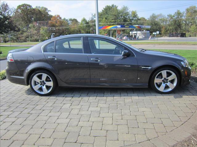 Pontiac G8 2009 photo 2