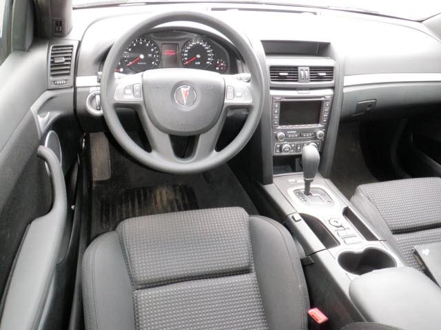 Pontiac G8 2009 photo 2