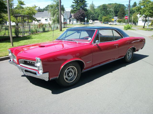 Pontiac GTO 1966 photo 8