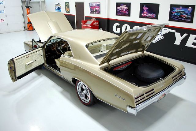 Pontiac GTO 1967 photo 2