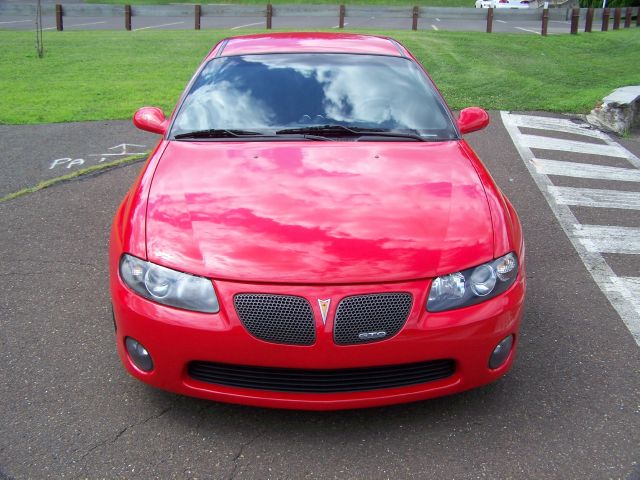 Pontiac GTO 2004 photo 2