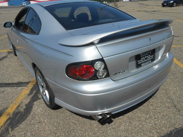 Pontiac GTO 2004 photo 3