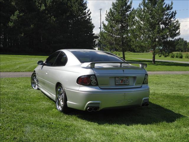 Pontiac GTO 2005 photo 2