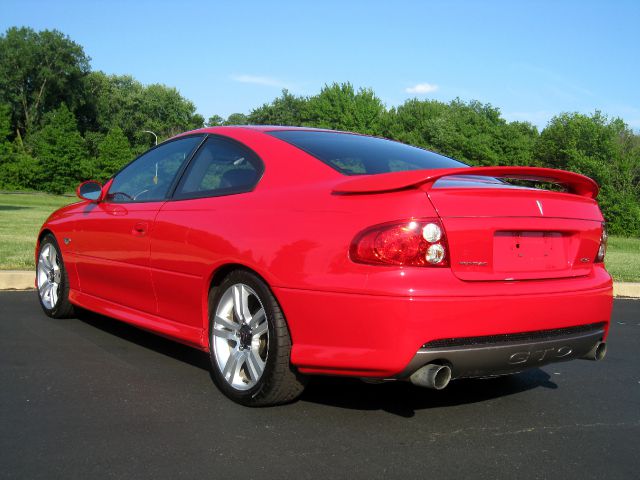 Pontiac GTO 2005 photo 21