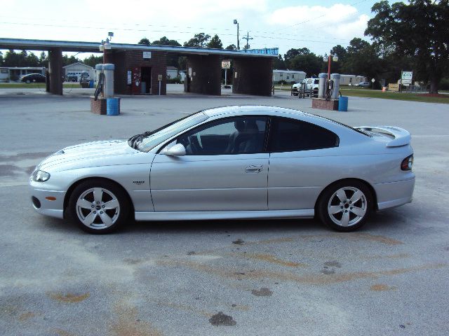 Pontiac GTO 2006 photo 2