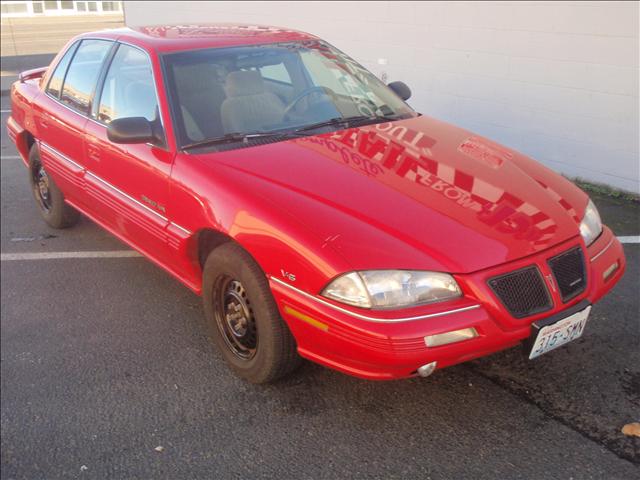 Pontiac Grand Am SE Sedan