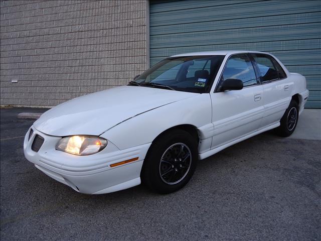 Pontiac Grand Am SE Sedan