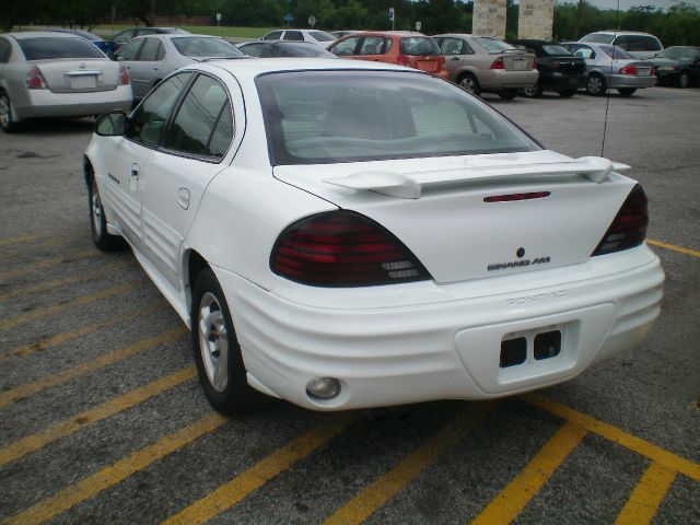 Pontiac Grand Am 2000 photo 11