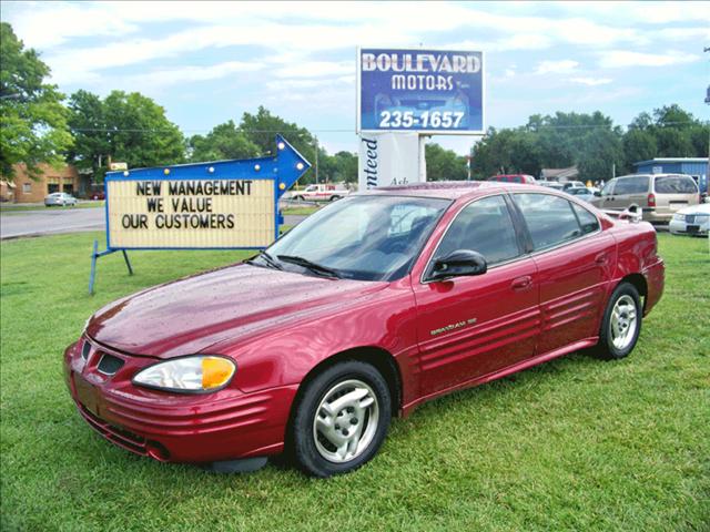 Pontiac Grand Am 4WD Supercrew Styleside 5-1/2 Ft Box XLT Sedan