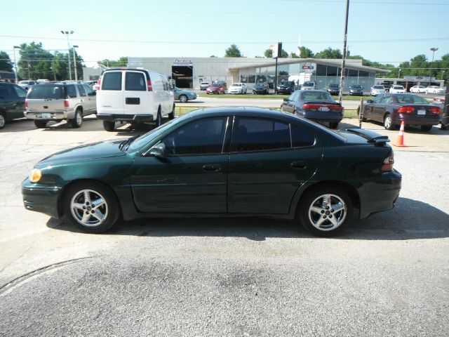 Pontiac Grand Am XUV SLE 4WD Sedan