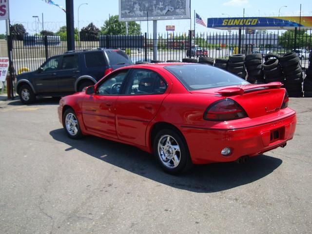 Pontiac Grand Am 4WD Supercrew Styleside 5-1/2 Ft Box XLT Sedan