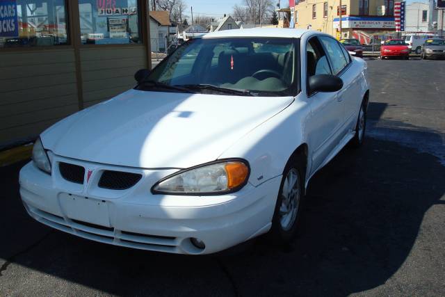 Pontiac Grand Am 4WD Supercrew Styleside 5-1/2 Ft Box XLT Sedan