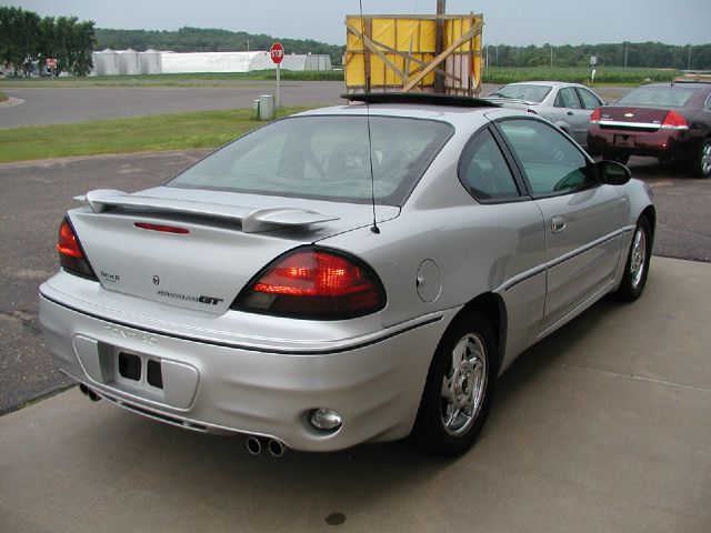 Pontiac Grand Am 2003 photo 2