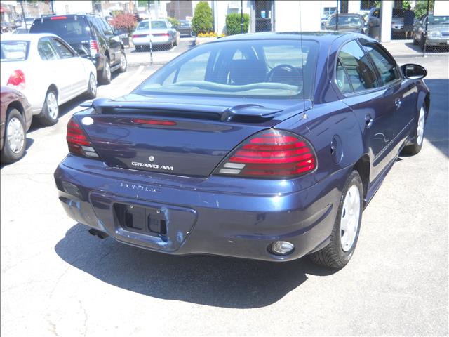 Pontiac Grand Am 2004 photo 2