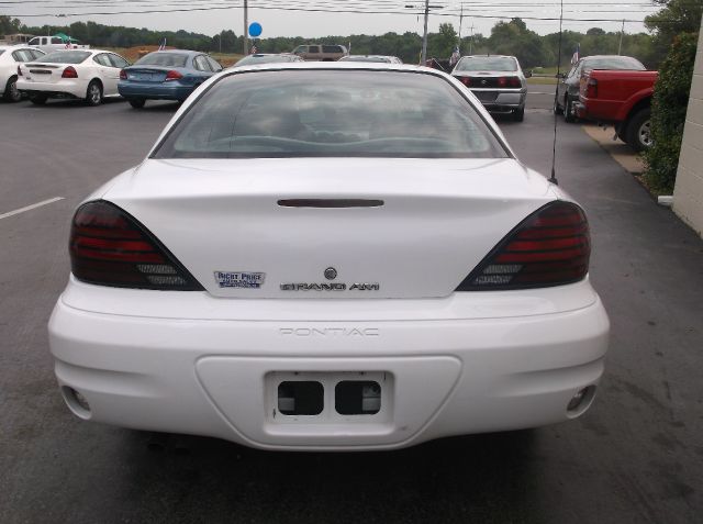 Pontiac Grand Am 2004 photo 2