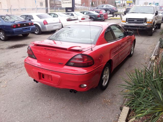 Pontiac Grand Am 2004 photo 2