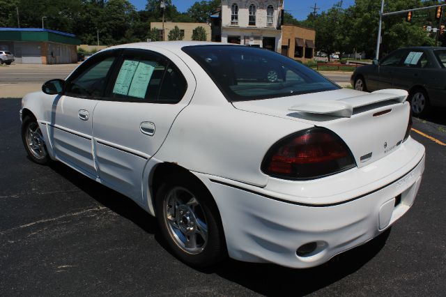 Pontiac Grand Am 2004 photo 2