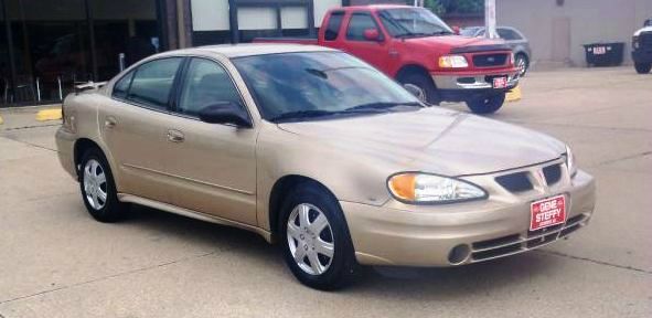 Pontiac Grand Am 2004 photo 2