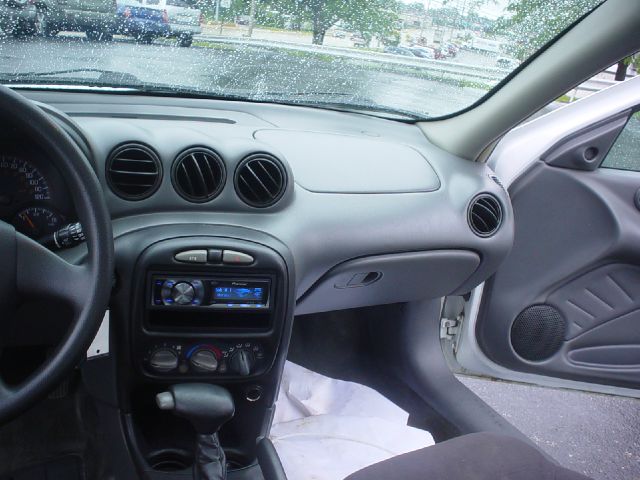 Pontiac Grand Am 2004 photo 2