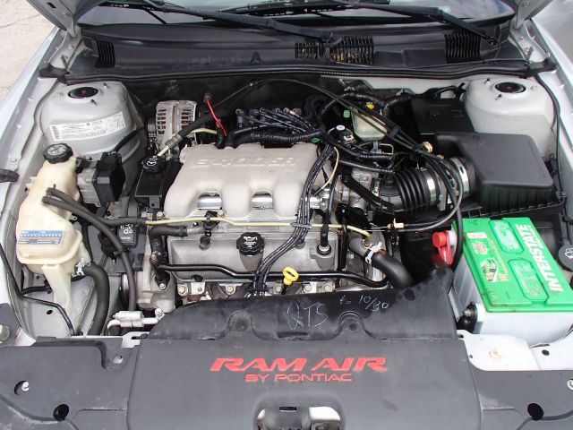 Pontiac Grand Am 2004 photo 2