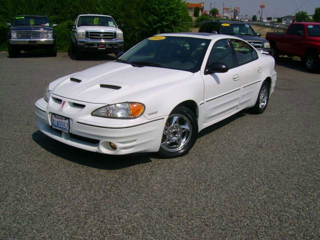 Pontiac Grand Am 4WD Supercrew Styleside 5-1/2 Ft Box XLT Sedan