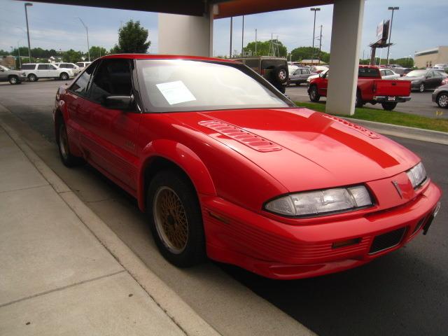 Pontiac Grand Prix 1990 photo 2