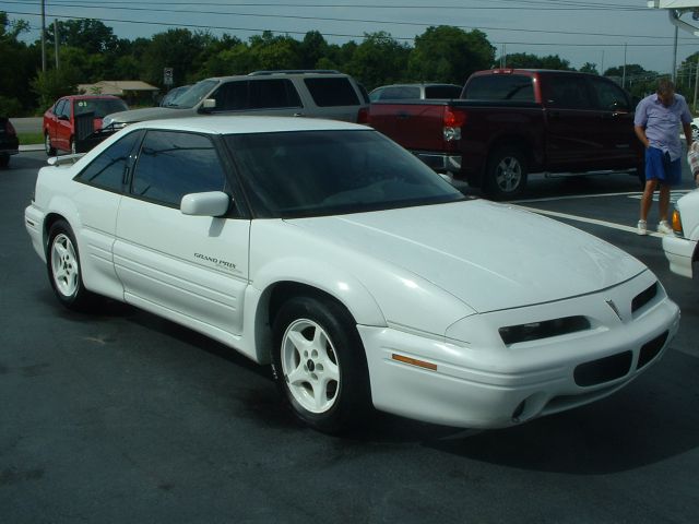 Pontiac Grand Prix 1995 photo 2