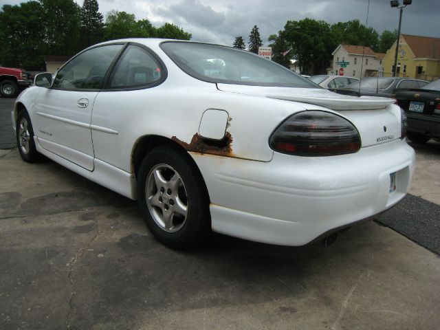 Pontiac Grand Prix 1997 photo 11