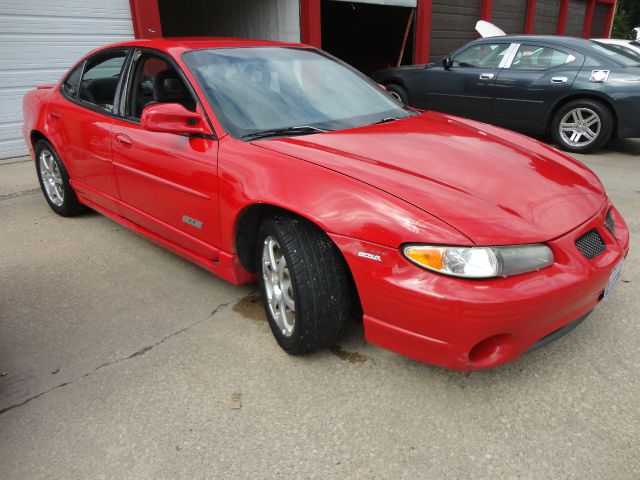 Pontiac Grand Prix XUV SLE 4WD Sedan