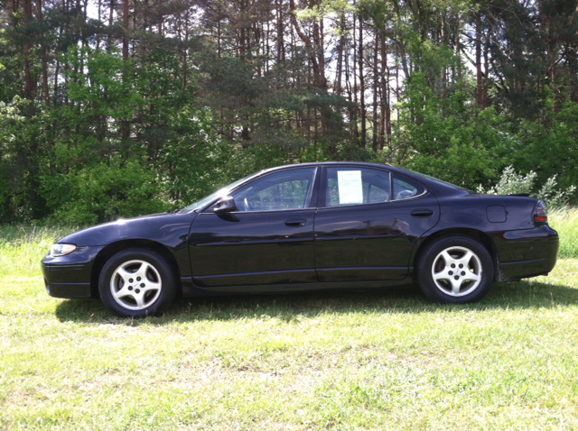 Pontiac Grand Prix XUV SLE 4WD Sedan