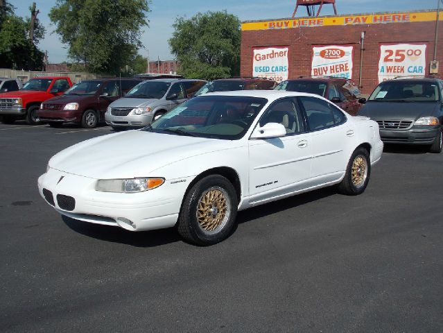 Pontiac Grand Prix 1997 photo 1