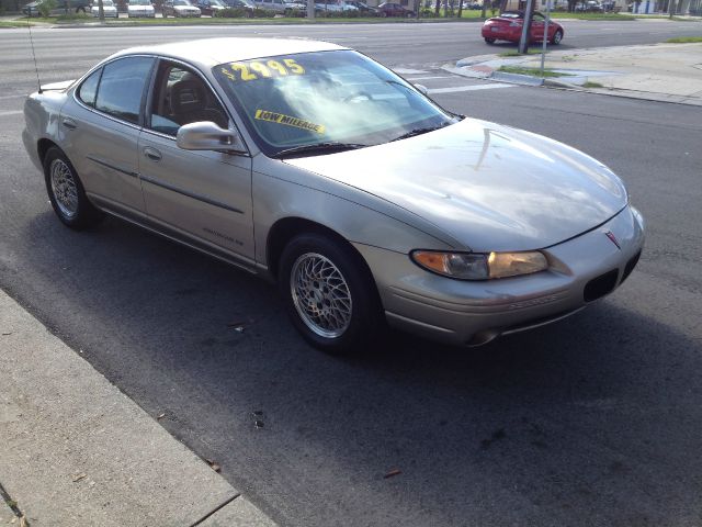 Pontiac Grand Prix 1997 photo 1