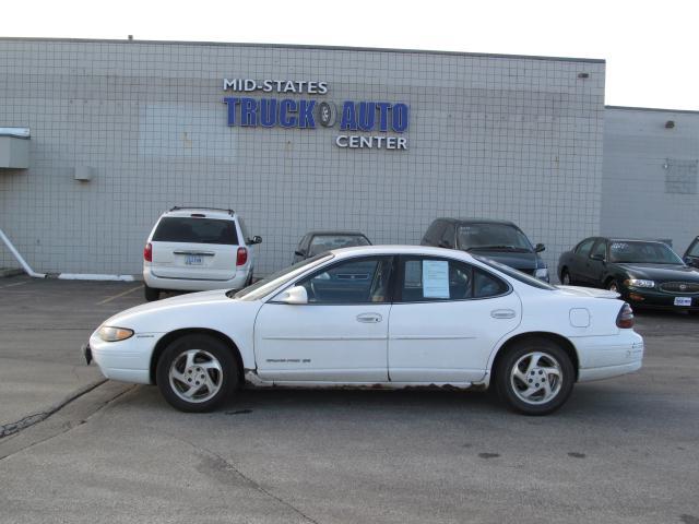 Pontiac Grand Prix SE Sedan