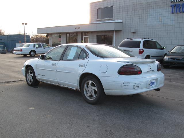 Pontiac Grand Prix 1999 photo 2