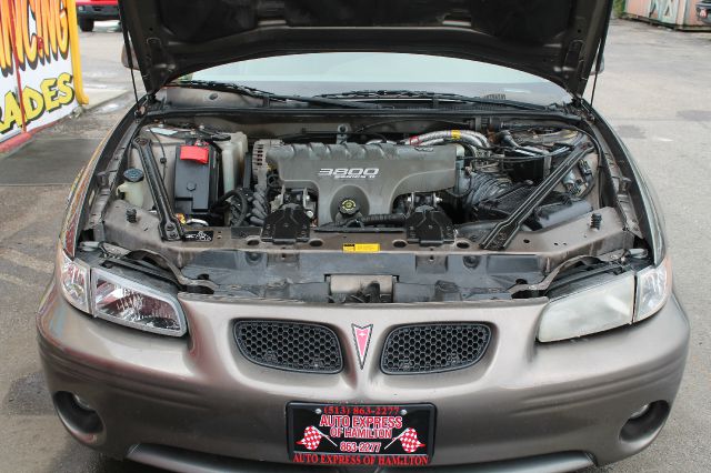 Pontiac Grand Prix 1999 photo 2