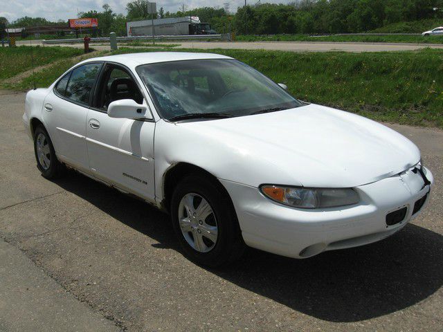 Pontiac Grand Prix 1999 photo 4