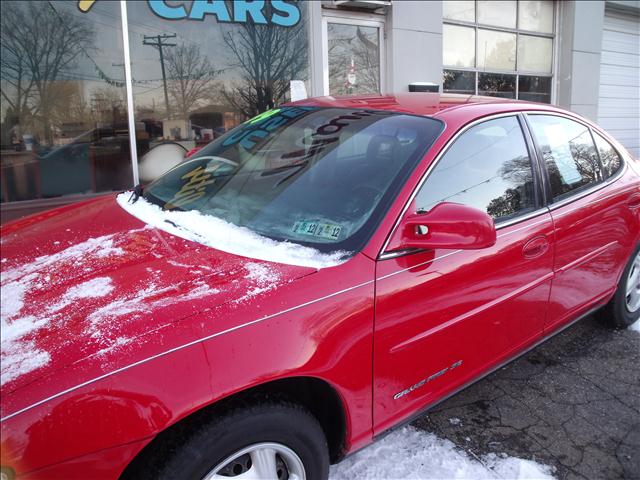 Pontiac Grand Prix SE Sedan