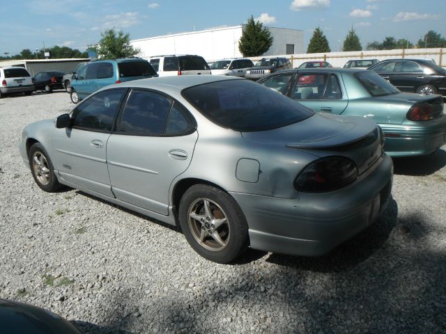 Pontiac Grand Prix 4dr Quad Cab WB 4WD SLT Sedan