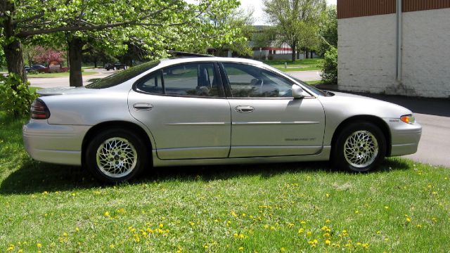 Pontiac Grand Prix 1999 photo 1