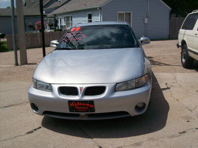 Pontiac Grand Prix 1999 photo 2